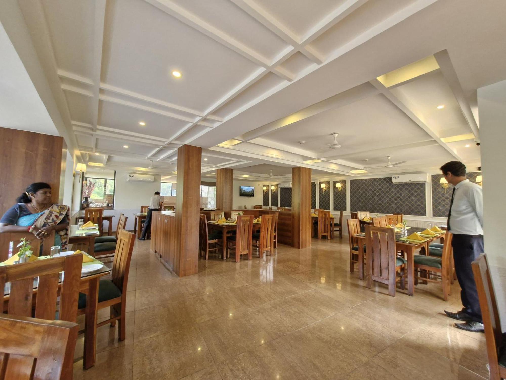 Golden Landmark Green Valley Beach Resort Dona Paula Eksteriør bilde