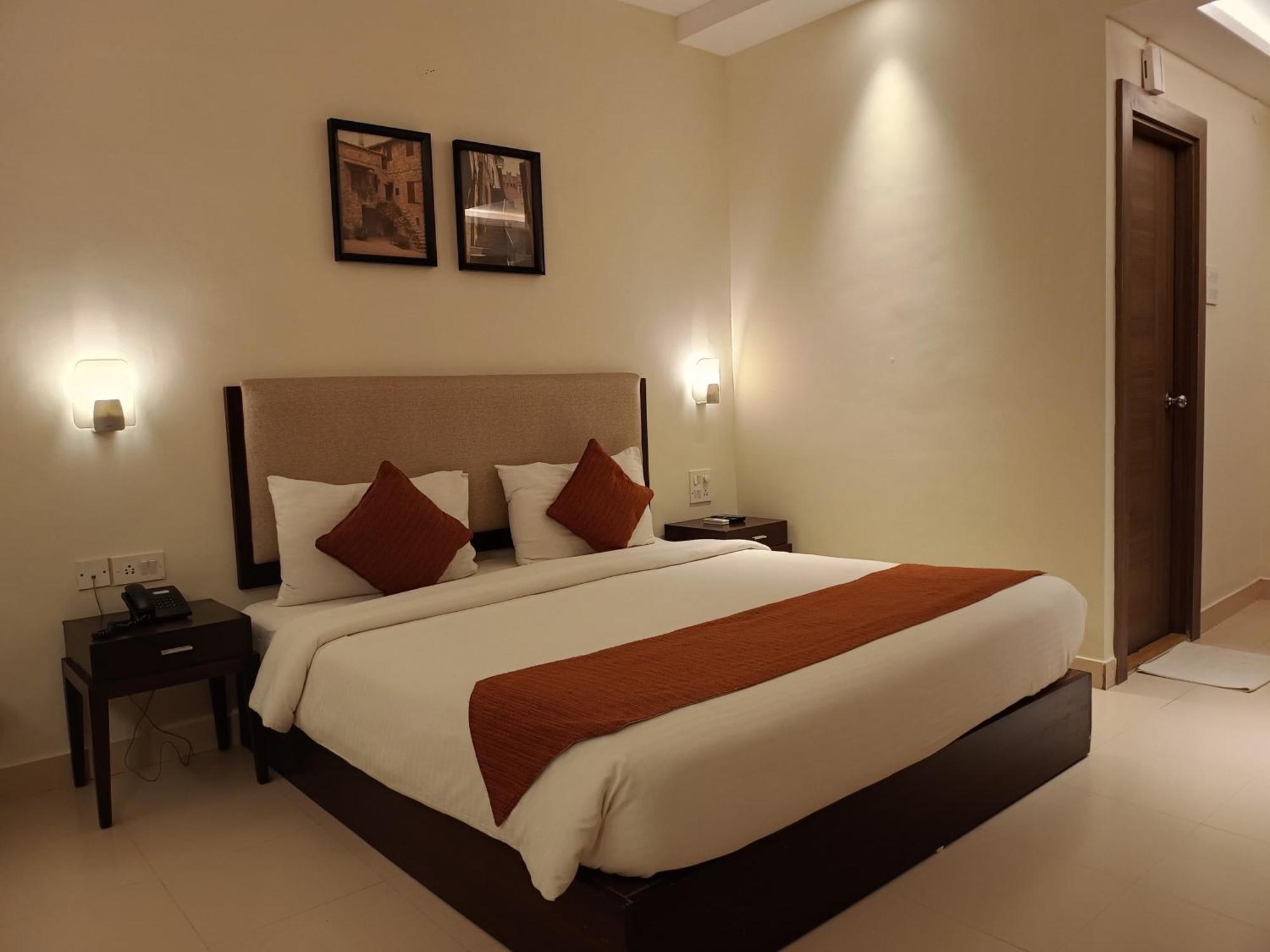Golden Landmark Green Valley Beach Resort Dona Paula Eksteriør bilde